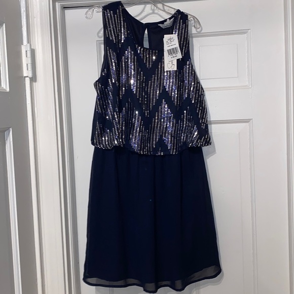 SPEECHLESS size medium blue dress w sequin detail NWT - Picture 1 of 4
